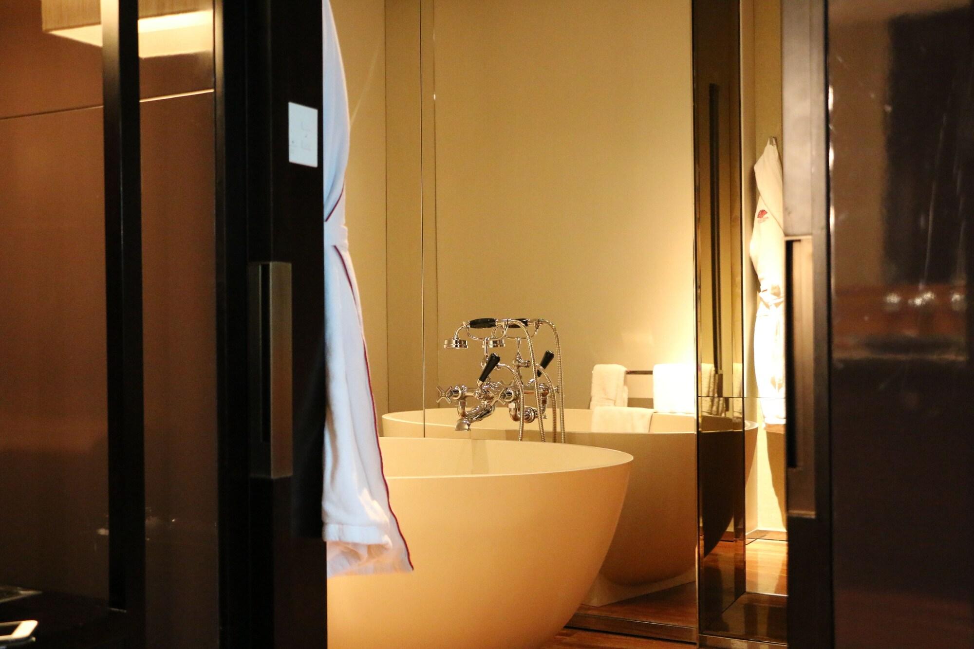 Hotel Mandarin Oriental Kanton Exterior foto